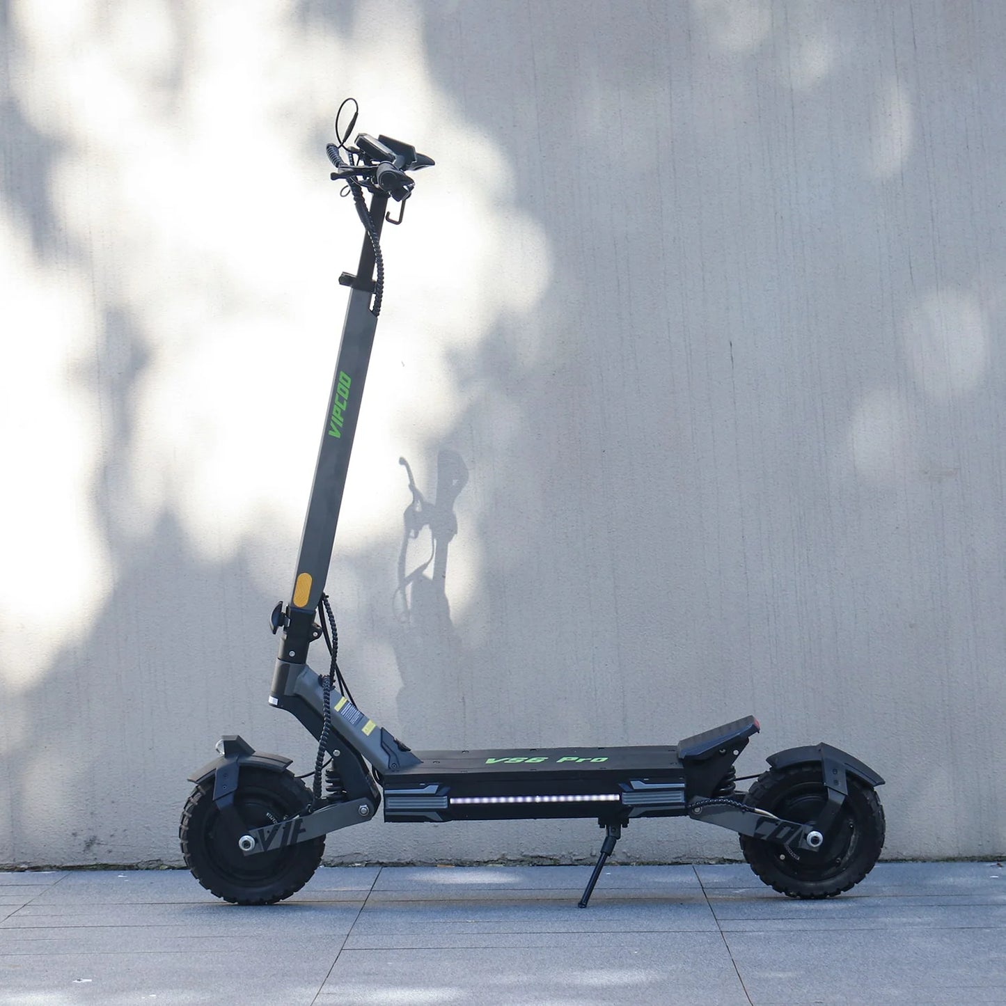 Vipcoo VS6 Pro Electric Scooter - 2400W Power | 20.8Ah Battery | 35mph Speed | 41mi Range